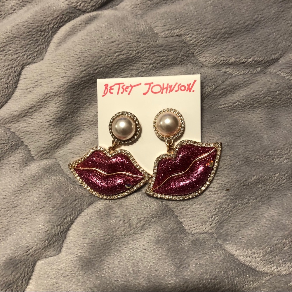 Betsey Johnson pink lips pearl earrings